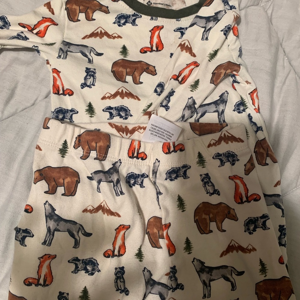Matching pajama set - Picture 3 of 5